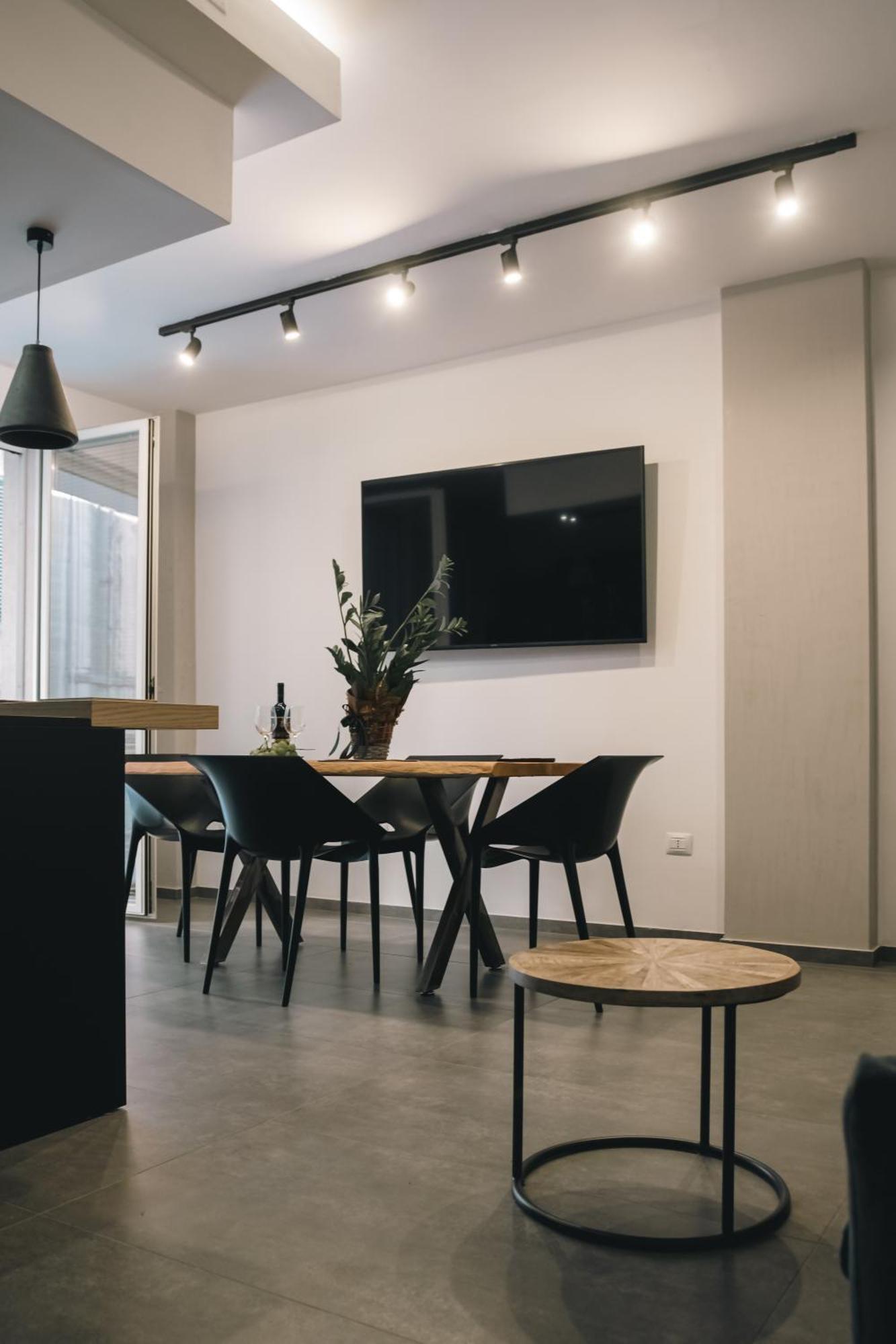 Suite Piazza Mazzini 90 Mq 5 Lecce Eksteriør billede